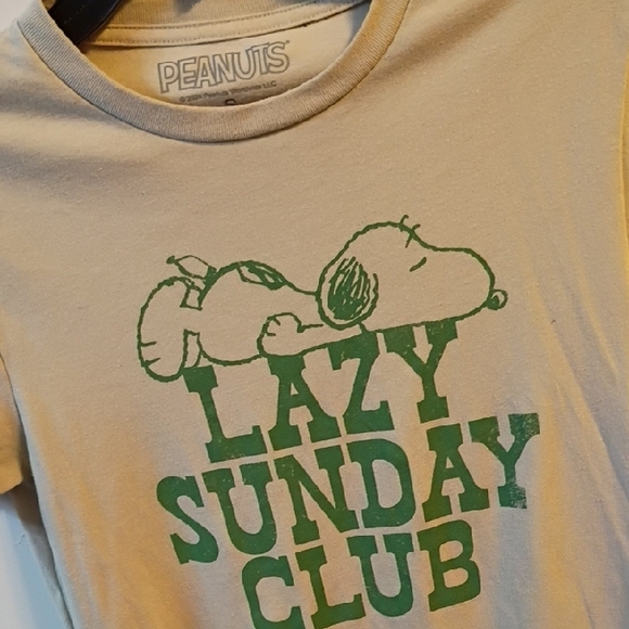 ****Snoopy Lazy Sunday Club T-Shirt - Picture 3 of 5